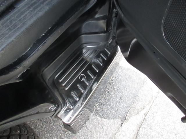 ハイエースバン スーパーＧＬ　ダークプライムＩＩ　Ｄターボ　モデリスタＦＳＲエアロ　ファブレス１８アルミ　社外９インチナビフルセグ　ＦＤモニター　パノラミックビューモニター　オーバーフェンダー　べッドキット　シートカバー　Ｄミラーカバー　ＬＥＤテール（23枚目）