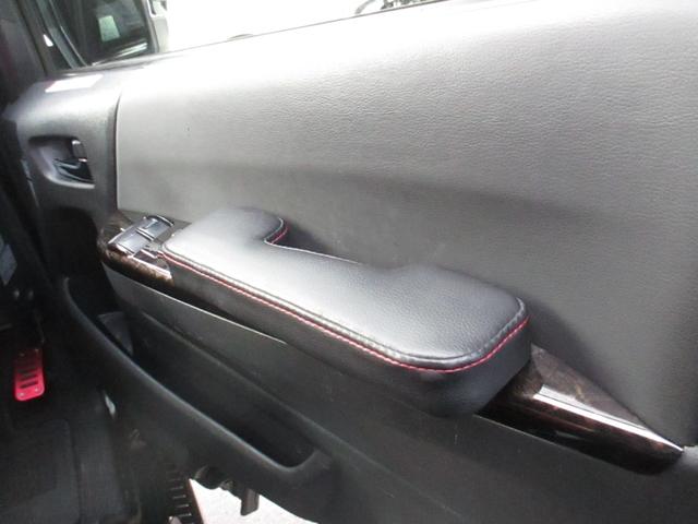 ハイエースバン スーパーＧＬ　ダークプライムＩＩ　Ｄターボ　モデリスタＦＳＲエアロ　ファブレス１８アルミ　社外９インチナビフルセグ　ＦＤモニター　パノラミックビューモニター　オーバーフェンダー　べッドキット　シートカバー　Ｄミラーカバー　ＬＥＤテール（26枚目）