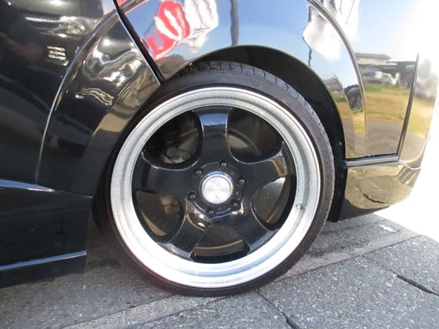 ハイエースワゴン ＧＬ　社外ＦＳＲエアロ　社外２０インチアルミ　ローダウン　左パワースライドドア　純正ＬＥＤへッド　社外テール　社外ナビフルセグ　ＦＤモニター　Ｂカメラ　シートカバー　ウィンカーミラー（6枚目）