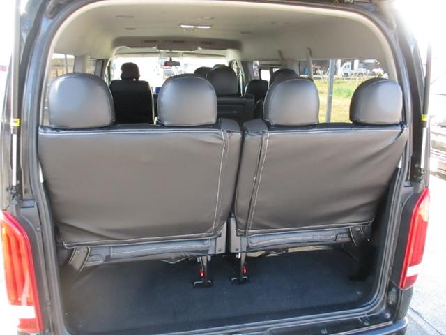 ハイエースワゴン ＧＬ　社外ＦＳＲエアロ　社外２０インチアルミ　ローダウン　左パワースライドドア　純正ＬＥＤへッド　社外テール　社外ナビフルセグ　ＦＤモニター　Ｂカメラ　シートカバー　ウィンカーミラー（20枚目）