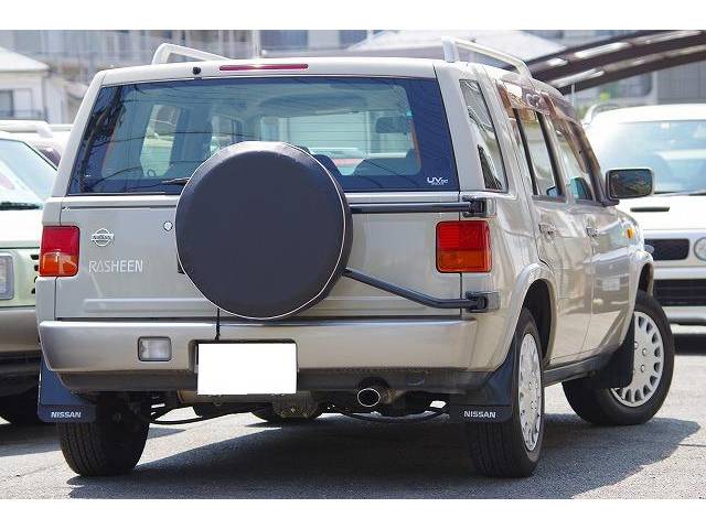 日産 ラシーン タイプII 再生整備 新品背面タイヤカバー ボディー