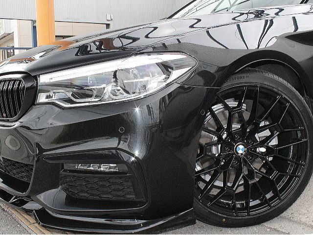 ５シリーズ ５２３ｉ　Ｍスポーツ　人気定番カラーブラックサファイアのＭスポーツ！新品パーツで仕上げたカスタムコンプリート新品２０インチアルミ　禁煙車（7枚目）