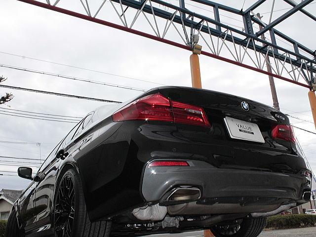 ５シリーズ ５２３ｉ　Ｍスポーツ　人気定番カラーブラックサファイアのＭスポーツ！新品パーツで仕上げたカスタムコンプリート新品２０インチアルミ　禁煙車（25枚目）