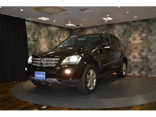 Mクラス ML350 4WDAT・HIDライトフォグランプバックフォグ・ナビバックカメラETC・デユアルエアコン・革パワーシート(3枚目)