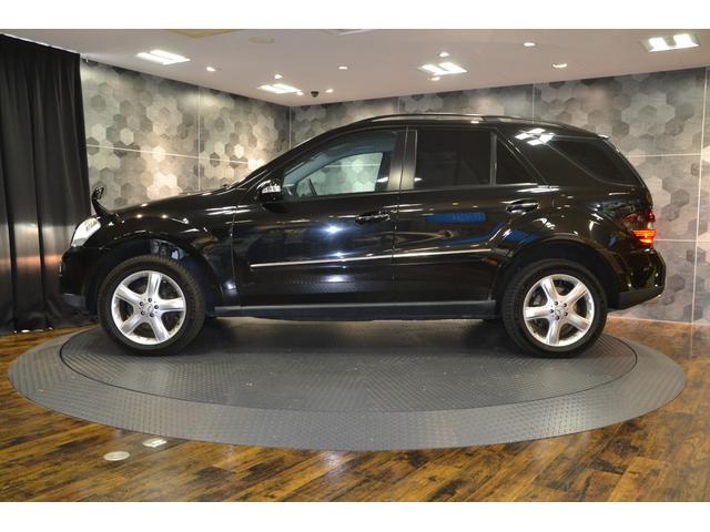 Mクラス ML350 4WDAT・HIDライトフォグランプバックフォグ・ナビバックカメラETC・デユアルエアコン・革パワーシート(4枚目)