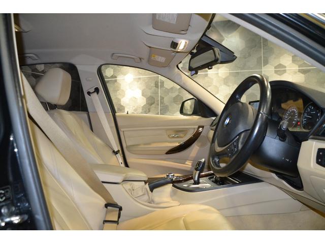 3シリーズ 320iラグジュアリー HDDナビバックカメラETC・革パワーシート・スマートキープッシュスタート・純正19インチアルミ(22枚目)