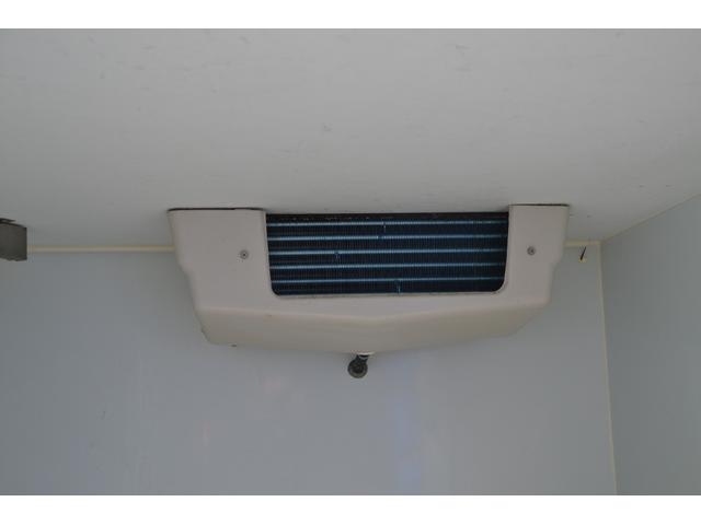 キャリイトラック 特装中温冷凍車・4WD5MT・エアコンパワステ(9枚目)