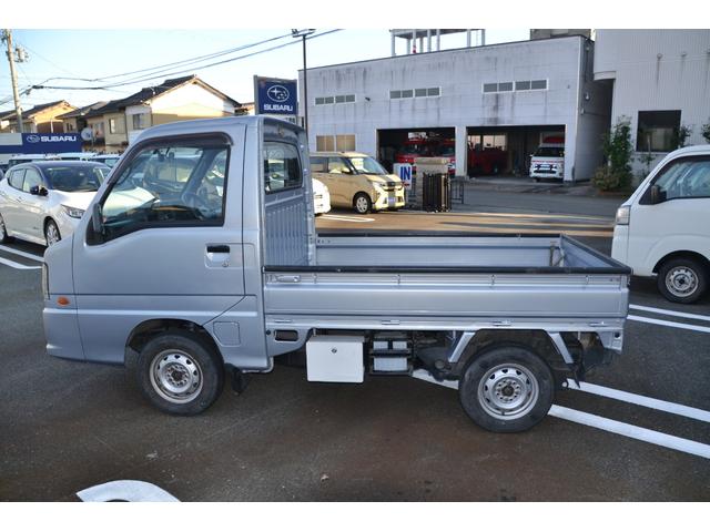 サンバートラック ＴＣ　スーパーチャージャー・４ＷＤ５ＭＴ・エアコンパワステ・カセット付きＡＭ／ＦＭラジオ（4枚目）