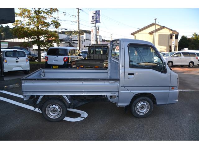 サンバートラック ＴＣ　スーパーチャージャー・４ＷＤ５ＭＴ・エアコンパワステ・カセット付きＡＭ／ＦＭラジオ（8枚目）