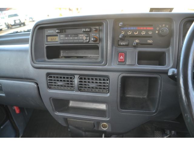 サンバートラック ＴＣ　スーパーチャージャー・４ＷＤ５ＭＴ・エアコンパワステ・カセット付きＡＭ／ＦＭラジオ（16枚目）