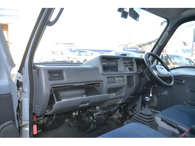 サンバートラック ＴＣ　スーパーチャージャー・４ＷＤ５ＭＴ・エアコンパワステ・カセット付きＡＭ／ＦＭラジオ（19枚目）