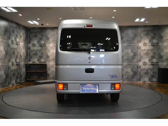 エブリイ ＰＣ　４ＷＤＡＴ・スピーカー一体ＡＭ／ＦＭラジオ・エアコンパワステパワウインドー・キーレスエントリー（6枚目）