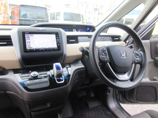 フリードハイブリッド ハイブリッド・Gホンダセンシング 純正ナビ フルセグTV Bluetooth 両側電動スライドドア ETC バックカメラ LEDライト スマートキー DVD CD Fピラー修復 クルーズコントロール(3枚目)