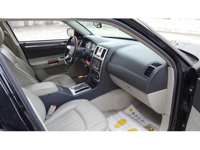 5.7HEMI 3月末迄の限定値下! 車高調 社外20AW サンルーフ E&Gメッキグリル 革シート ボストンサウンドシステム 社外ナビ 地デジ V8 5.7HEMI(54枚目)