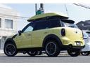 ＭＩＮＩ クーパーＳ　クロスオーバー　２インチリフトアップ　マッドタイヤ　ＭＩＮＩ純正ルーフキャリア　同色ルーフＢＯＸ　ＬＥＤスモークサイドウィンカー　スモークテール　社外ＨＤＤナビ（2枚目）