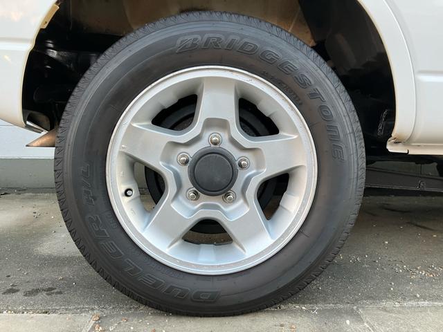 ＡＺオフロード ＸＣ　ターボ　４ＷＤ　ＡＢＳ　キーレス　純ＡＷ　純正アルミホイール　パワーステアリング　パワーウィンドウ　エアコン　運転席・助手席エアバック　ＣＤ（15枚目）