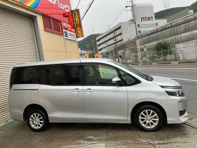 ヴォクシー Ｘ　ＳＤナビ　ブルートゥース　フルセグ　バックカメラ（24枚目）