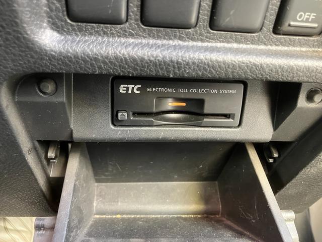 エルグランド ２５０ハイウェイスター　サンルーフ　両側電動スライド　アラウンドビュー　ブルートゥース　フルセグ（5枚目）