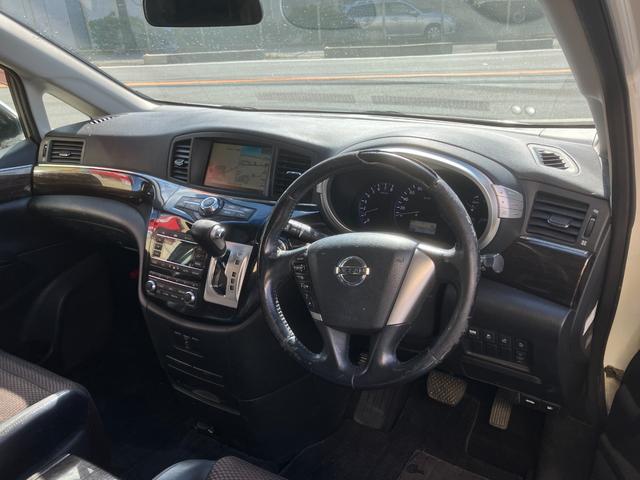 エルグランド ２５０ハイウェイスター　サンルーフ　両側電動スライド　アラウンドビュー　ブルートゥース　フルセグ（7枚目）