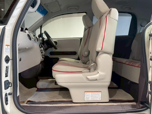 TOYOTA PORTE F A LA MODE DEUX