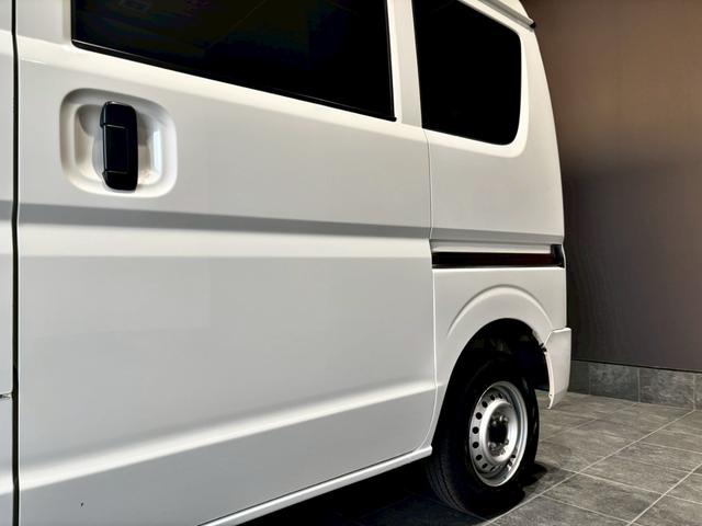 ＮＶ１００クリッパーバン ＤＸ　ＧＬセーフティパッケージ　禁煙車　２０２４製タイヤ　ナビ　バックカメラ　ＥＴＣ　Ｂｌｕｅｔｏｏｔｈ　フルセグＴＶ　電格ミラー　オートライト　バックソナー　衝突軽減システム　オーバーヘッドコンソール　マット　バイザー（14枚目）