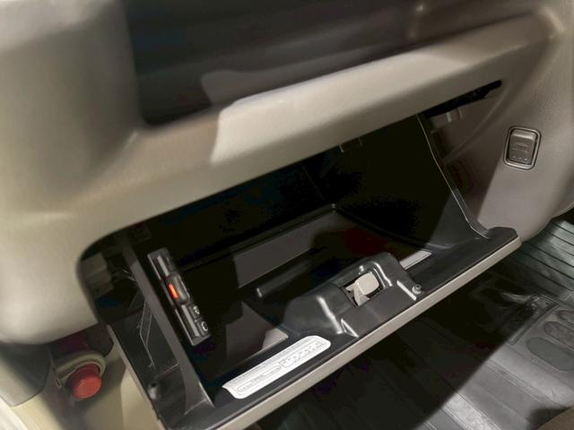 ＮＶ１００クリッパーバン ＤＸ　ＧＬセーフティパッケージ　禁煙車　２０２４製タイヤ　ナビ　バックカメラ　ＥＴＣ　Ｂｌｕｅｔｏｏｔｈ　フルセグＴＶ　電格ミラー　オートライト　バックソナー　衝突軽減システム　オーバーヘッドコンソール　マット　バイザー（48枚目）