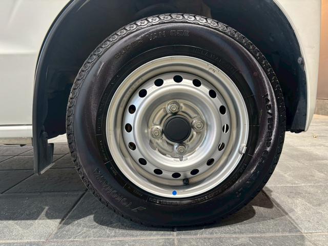 ＮＶ１００クリッパーバン ＤＸ　ＧＬセーフティパッケージ　禁煙車　２０２４製タイヤ　ナビ　バックカメラ　ＥＴＣ　Ｂｌｕｅｔｏｏｔｈ　フルセグＴＶ　電格ミラー　オートライト　バックソナー　衝突軽減システム　オーバーヘッドコンソール　マット　バイザー（59枚目）