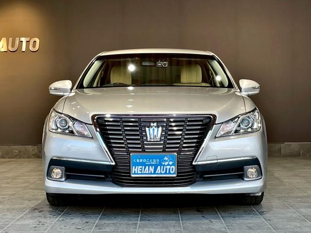 クラウンハイブリッド ロイヤルサルーン　禁煙車　メーカーナビ　バックカメラ　ＥＴＣ　ドラレコ　Ｂｌｕｅｔｏｏｔｈ　フルセグＴＶ　ＤＶＤ　ＣＤ　スマートキー　クルーズコントロール　パワーシート　シートヒーター　ＨＩＤヘッドライト　オートライト（8枚目）