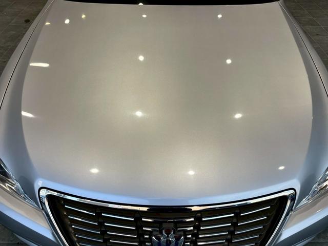 クラウンハイブリッド ロイヤルサルーン　禁煙車　メーカーナビ　バックカメラ　ＥＴＣ　ドラレコ　Ｂｌｕｅｔｏｏｔｈ　フルセグＴＶ　ＤＶＤ　ＣＤ　スマートキー　クルーズコントロール　パワーシート　シートヒーター　ＨＩＤヘッドライト　オートライト（11枚目）