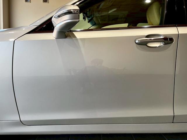 クラウンハイブリッド ロイヤルサルーン　禁煙車　メーカーナビ　バックカメラ　ＥＴＣ　ドラレコ　Ｂｌｕｅｔｏｏｔｈ　フルセグＴＶ　ＤＶＤ　ＣＤ　スマートキー　クルーズコントロール　パワーシート　シートヒーター　ＨＩＤヘッドライト　オートライト（14枚目）