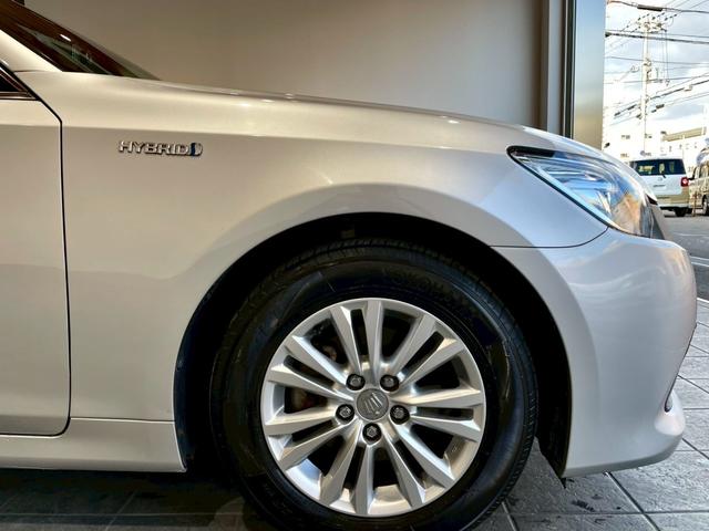クラウンハイブリッド ロイヤルサルーン　禁煙車　メーカーナビ　バックカメラ　ＥＴＣ　ドラレコ　Ｂｌｕｅｔｏｏｔｈ　フルセグＴＶ　ＤＶＤ　ＣＤ　スマートキー　クルーズコントロール　パワーシート　シートヒーター　ＨＩＤヘッドライト　オートライト（16枚目）