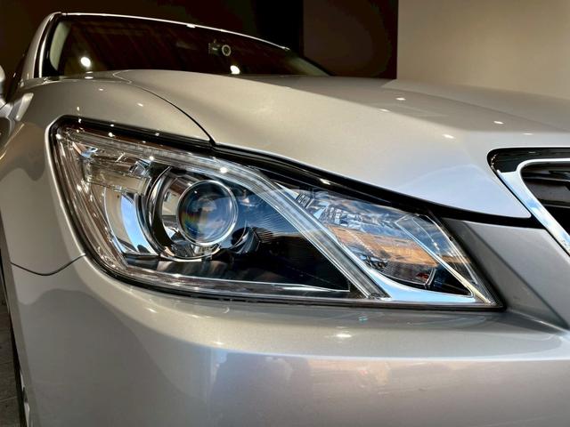クラウンハイブリッド ロイヤルサルーン　禁煙車　メーカーナビ　バックカメラ　ＥＴＣ　ドラレコ　Ｂｌｕｅｔｏｏｔｈ　フルセグＴＶ　ＤＶＤ　ＣＤ　スマートキー　クルーズコントロール　パワーシート　シートヒーター　ＨＩＤヘッドライト　オートライト（23枚目）