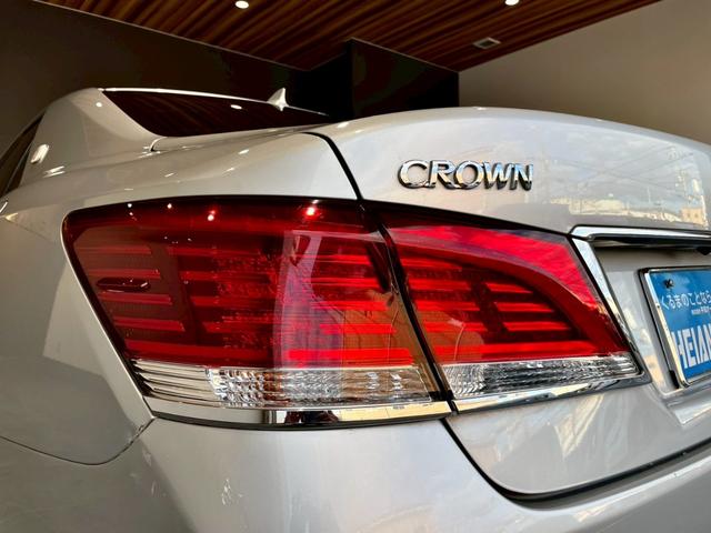 クラウンハイブリッド ロイヤルサルーン　禁煙車　メーカーナビ　バックカメラ　ＥＴＣ　ドラレコ　Ｂｌｕｅｔｏｏｔｈ　フルセグＴＶ　ＤＶＤ　ＣＤ　スマートキー　クルーズコントロール　パワーシート　シートヒーター　ＨＩＤヘッドライト　オートライト（31枚目）