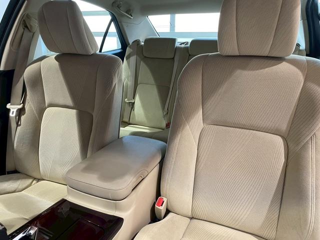 クラウンハイブリッド ロイヤルサルーン　禁煙車　メーカーナビ　バックカメラ　ＥＴＣ　ドラレコ　Ｂｌｕｅｔｏｏｔｈ　フルセグＴＶ　ＤＶＤ　ＣＤ　スマートキー　クルーズコントロール　パワーシート　シートヒーター　ＨＩＤヘッドライト　オートライト（53枚目）