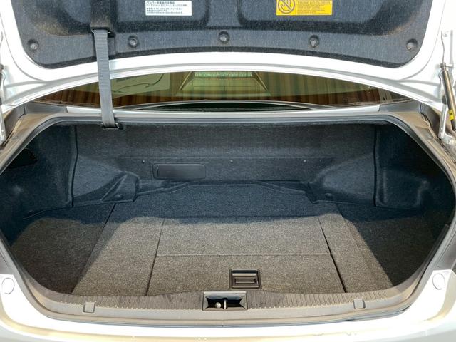 クラウンハイブリッド ロイヤルサルーン　禁煙車　メーカーナビ　バックカメラ　ＥＴＣ　ドラレコ　Ｂｌｕｅｔｏｏｔｈ　フルセグＴＶ　ＤＶＤ　ＣＤ　スマートキー　クルーズコントロール　パワーシート　シートヒーター　ＨＩＤヘッドライト　オートライト（57枚目）