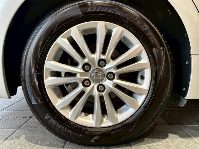 クラウンハイブリッド ロイヤルサルーン　禁煙車　メーカーナビ　バックカメラ　ＥＴＣ　ドラレコ　Ｂｌｕｅｔｏｏｔｈ　フルセグＴＶ　ＤＶＤ　ＣＤ　スマートキー　クルーズコントロール　パワーシート　シートヒーター　ＨＩＤヘッドライト　オートライト（65枚目）