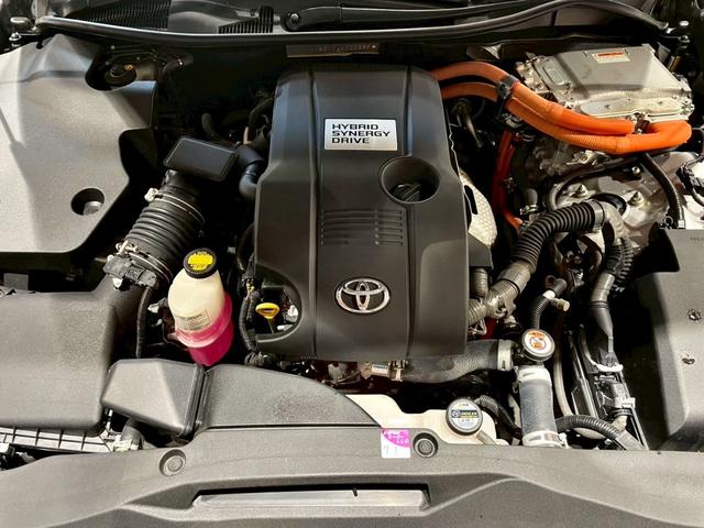 クラウンハイブリッド ロイヤルサルーン　禁煙車　メーカーナビ　バックカメラ　ＥＴＣ　ドラレコ　Ｂｌｕｅｔｏｏｔｈ　フルセグＴＶ　ＤＶＤ　ＣＤ　スマートキー　クルーズコントロール　パワーシート　シートヒーター　ＨＩＤヘッドライト　オートライト（66枚目）