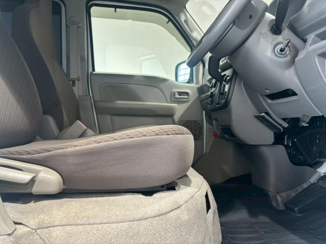 スクラム ＰＣスペシャル　禁煙車　社外ナビ　バックカメラ　ＥＴＣ　キーレス　社外ＬＥＤヘッドライト　社外アルミホイール　電格ミラー　フルセグＴＶ　Ｂｌｕｅｔｏｏｔｈ　ＤＶＤ　ＣＤ　マット　バイザー　スペアキー（45枚目）