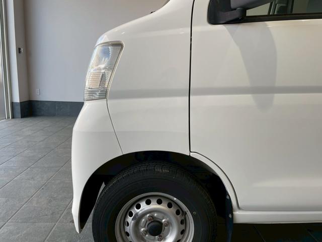 ハイゼットカーゴ ＤＸ　ワンオーナー　禁煙車　前後ドラレコ　ラジオチューナー　キーレス　パワーウィンドウ　オーバーヘッドコンソール　スペアキー　２０２５年製タイヤ（13枚目）