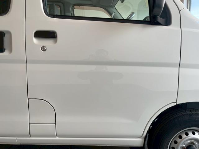 ハイゼットカーゴ ＤＸ　ワンオーナー　禁煙車　前後ドラレコ　ラジオチューナー　キーレス　パワーウィンドウ　オーバーヘッドコンソール　スペアキー　２０２５年製タイヤ（17枚目）