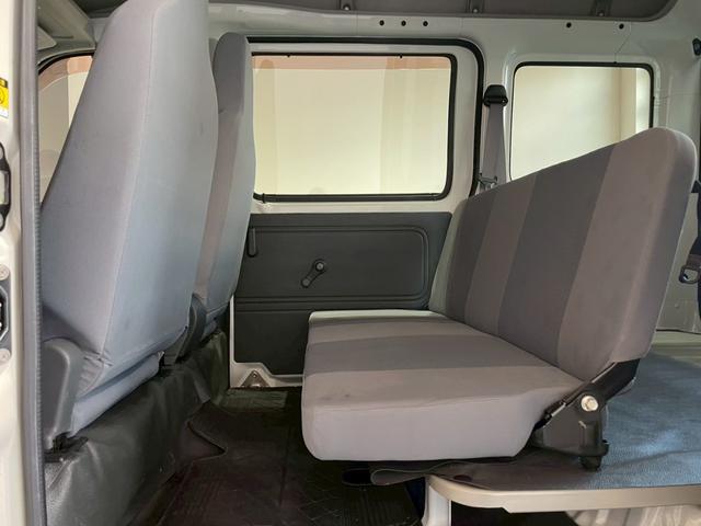ハイゼットカーゴ ＤＸ　ワンオーナー　禁煙車　前後ドラレコ　ラジオチューナー　キーレス　パワーウィンドウ　オーバーヘッドコンソール　スペアキー　２０２５年製タイヤ（43枚目）
