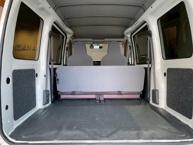 ハイゼットカーゴ ＤＸ　ワンオーナー　禁煙車　前後ドラレコ　ラジオチューナー　キーレス　パワーウィンドウ　オーバーヘッドコンソール　スペアキー　２０２５年製タイヤ（53枚目）