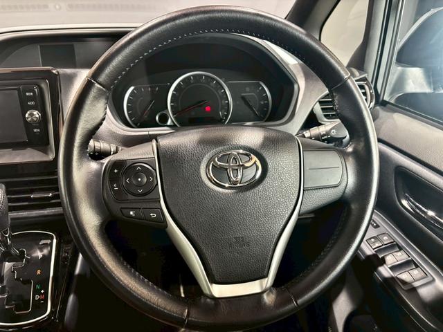 ヴォクシー ＺＳ　煌ＩＩ　禁煙車　純正ナビ　バックカメラ　ＥＴＣ　左右電動スライドドア　オートライト　オートハイビーム　ＬＥＤ　電格ミラー　フルセグＴＶ　ＣＤ　ＤＶＤ　Ｂｌｕｅｔｏｏｔｈ（33枚目）