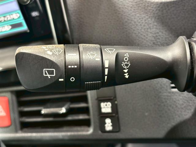 ヴォクシー ＺＳ　煌ＩＩ　禁煙車　純正ナビ　バックカメラ　ＥＴＣ　左右電動スライドドア　オートライト　オートハイビーム　ＬＥＤ　電格ミラー　フルセグＴＶ　ＣＤ　ＤＶＤ　Ｂｌｕｅｔｏｏｔｈ（40枚目）