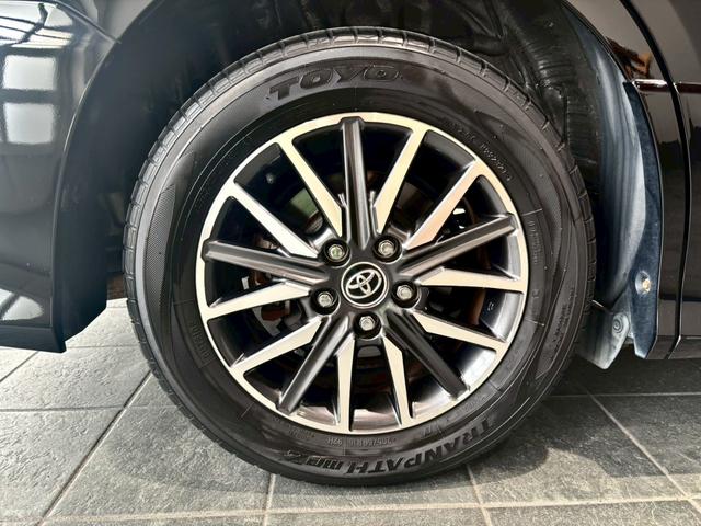 ヴォクシー ＺＳ　煌ＩＩ　禁煙車　純正ナビ　バックカメラ　ＥＴＣ　左右電動スライドドア　オートライト　オートハイビーム　ＬＥＤ　電格ミラー　フルセグＴＶ　ＣＤ　ＤＶＤ　Ｂｌｕｅｔｏｏｔｈ（76枚目）