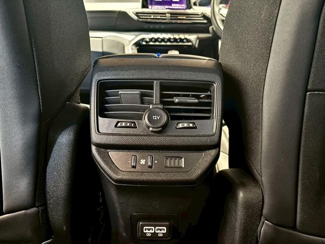 5008 GT ブルーHDi 禁煙車 メーカーDA バックカメラ ETC クルコン オートハイビーム LED パワーバックドア パワーシート パノラミックサンルーフ BSM パドルシフト コーナーセンサー シートヒーター(62枚目)