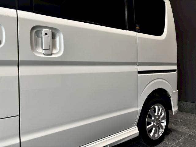エブリイワゴン ＰＺターボスペシャル　禁煙車　ハイルーフ　社外ナビ　バックカメラ　両側電動スライドドア　オートライト　ＨＩＤヘッドライト　電格ミラー　コーナーセンサー　ＵＳＢ　オートステップ　ＣＤ　ＤＶＤ　Ｂｌｕｅｔｏｏｔｈ（14枚目）