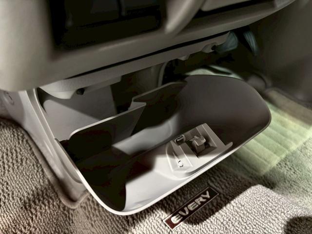 エブリイワゴン ＰＺターボスペシャル　禁煙車　ハイルーフ　社外ナビ　バックカメラ　両側電動スライドドア　オートライト　ＨＩＤヘッドライト　電格ミラー　コーナーセンサー　ＵＳＢ　オートステップ　ＣＤ　ＤＶＤ　Ｂｌｕｅｔｏｏｔｈ（45枚目）