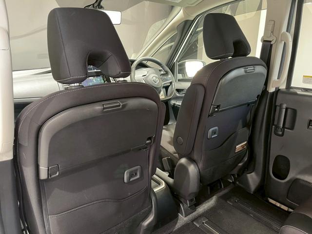 セレナ e-パワー ハイウェイスターV 禁煙車 純正ナビ 全方位モニター プロパイロット パーキングアシスト デジタルインナーミラー 両側電動スライドドア ETC ドラレコ シートヒーター ハンドルヒーター Bluetooth DVD CD(56枚目)