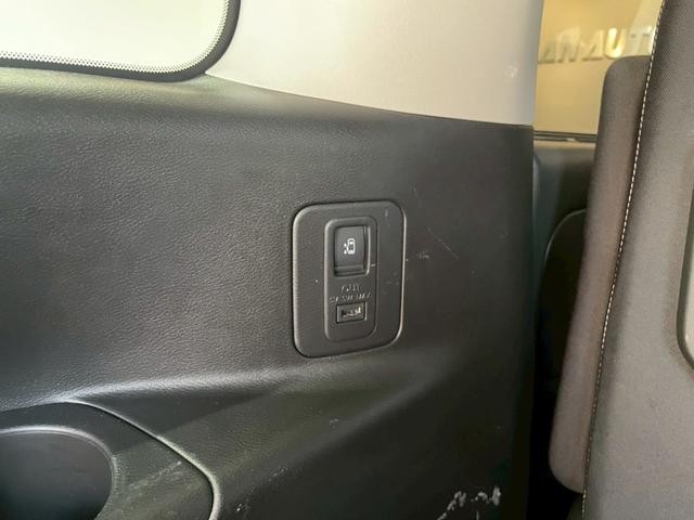 セレナ e-パワー ハイウェイスターV 禁煙車 純正ナビ 全方位モニター プロパイロット パーキングアシスト デジタルインナーミラー 両側電動スライドドア ETC ドラレコ シートヒーター ハンドルヒーター Bluetooth DVD CD(65枚目)